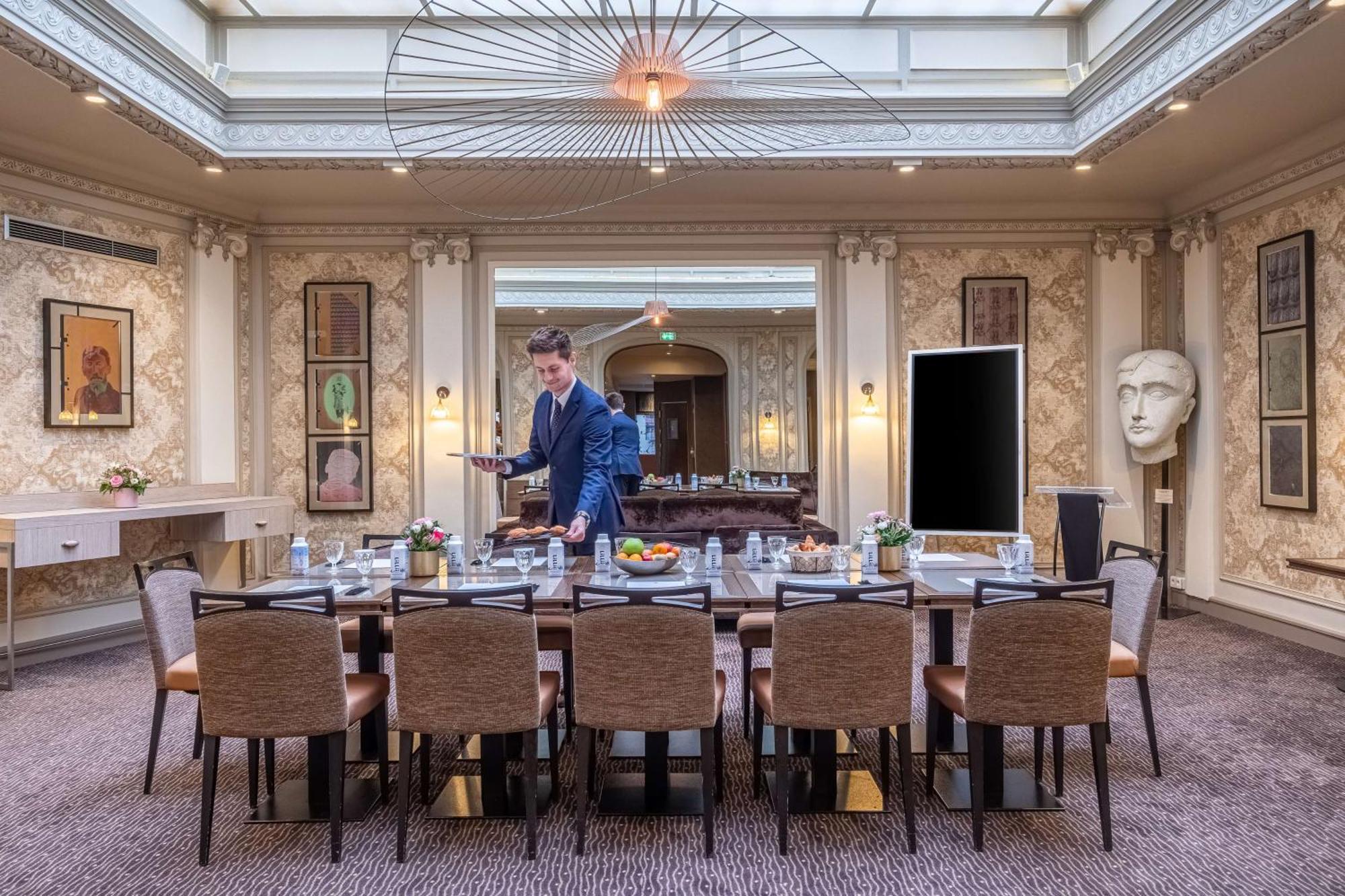 Litteraire Le Swann, Bw Premier Collection Hotel 4*
