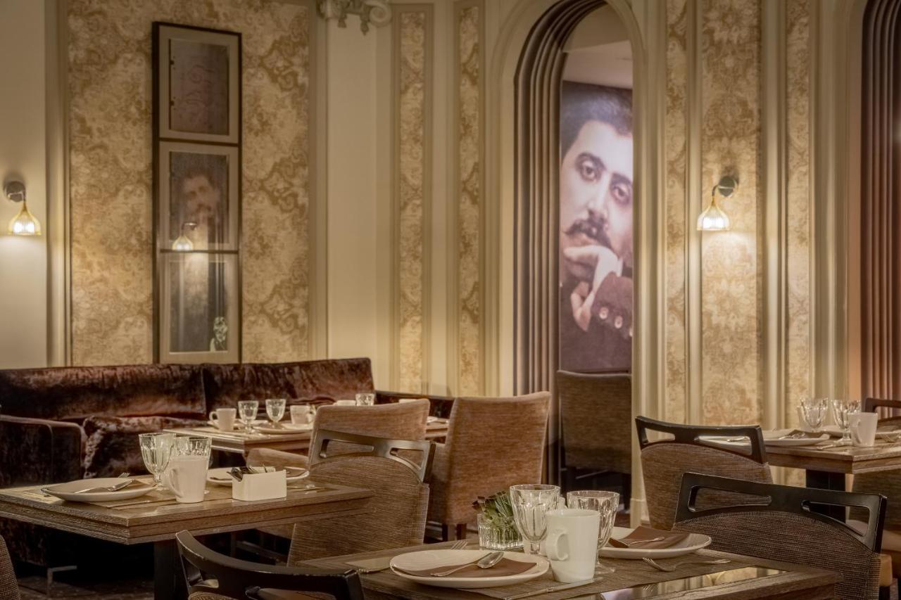 Litteraire Le Swann, Bw Premier Collection Paris