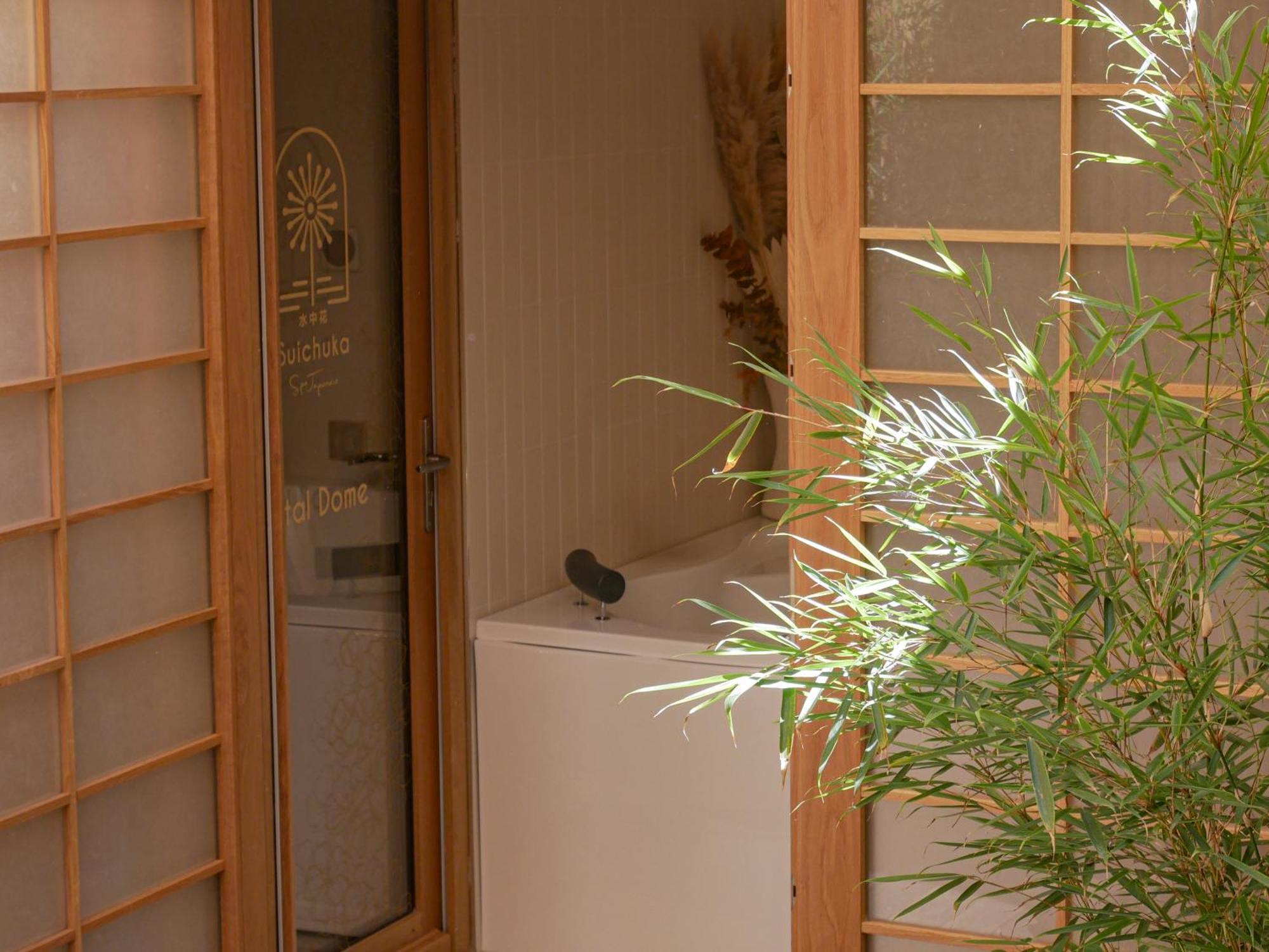 Litteraire Le Swann, Bw Premier Collection Paris