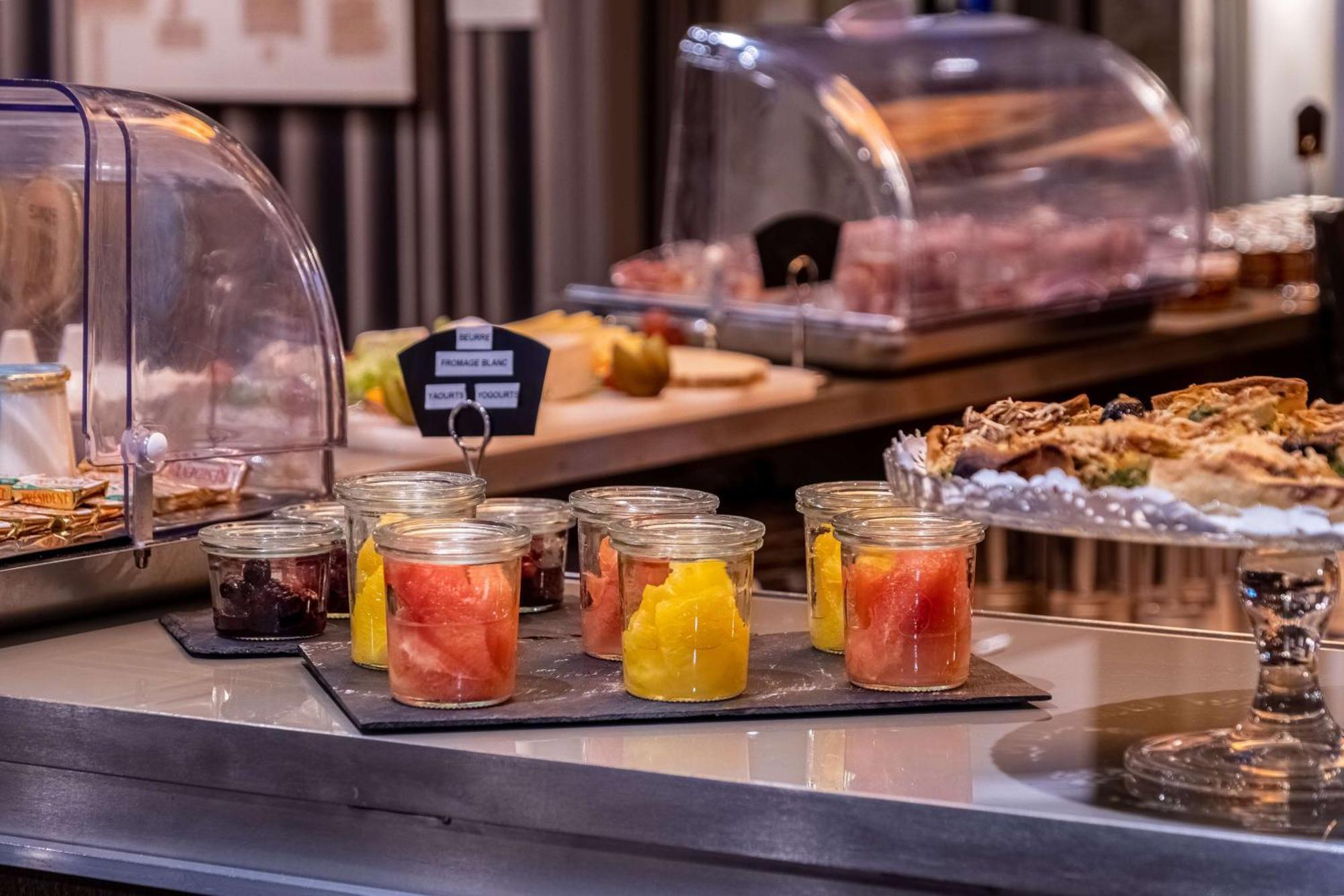 Litteraire Le Swann, Bw Premier Collection Paris