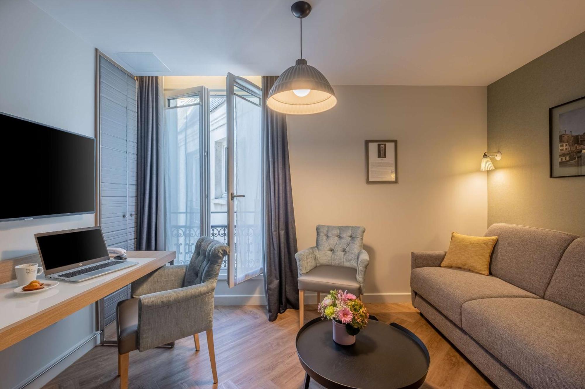 Litteraire Le Swann, Bw Premier Collection Hotel